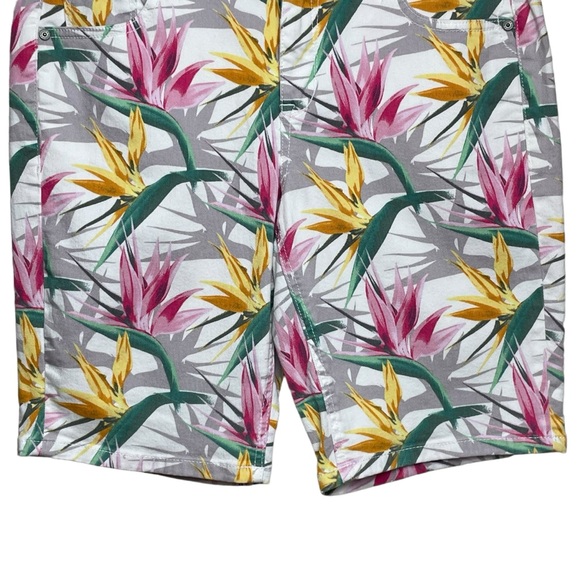 Tommy Bahama Women’s Denim Bermuda Shorts Bird Of Paradise Floral Sz 6 - Picture 6 of 11
